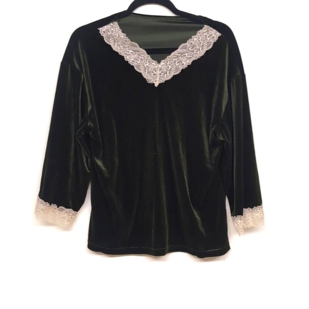 🤎Green velvet + lace top